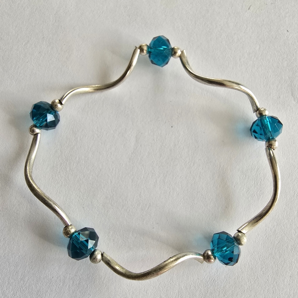 Wavy bracelet stretch silver tone blue crystal beads stretchy